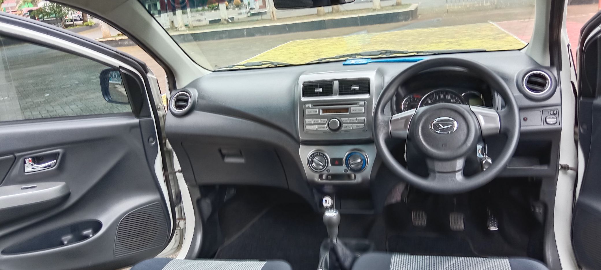 2018 Daihatsu Ayla 1.0L X MT 2018 Daihatsu Ayla 1.0L X MT