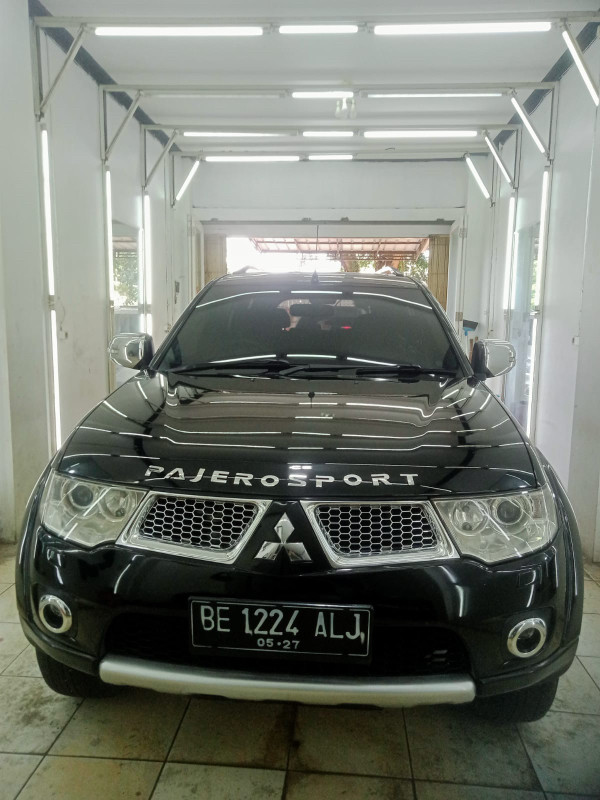 2011 Mitsubishi Pajero Sport  Dakar 4x2 Bekas 2011 Mitsubishi Pajero Sport  Dakar 4x2 Bekas