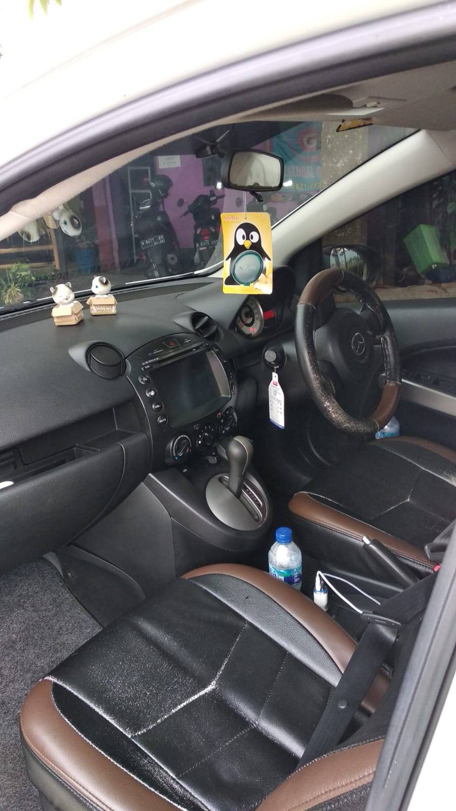 2012 Mazda 2  V AT 2012 Mazda 2  V AT