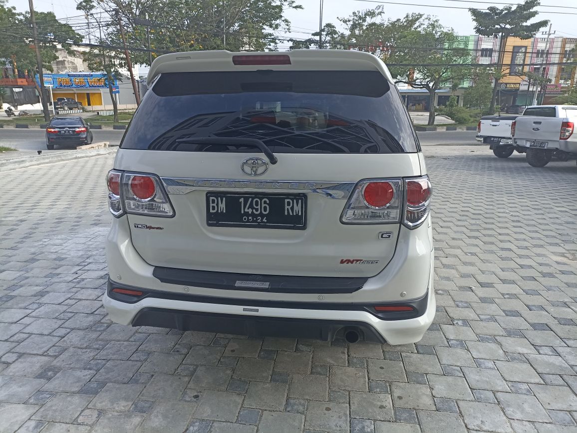 2014 Toyota Fortuner G 2.5L Diesel MT VNTURBO 2014 Toyota Fortuner G 2.5L Diesel MT VNTURBO