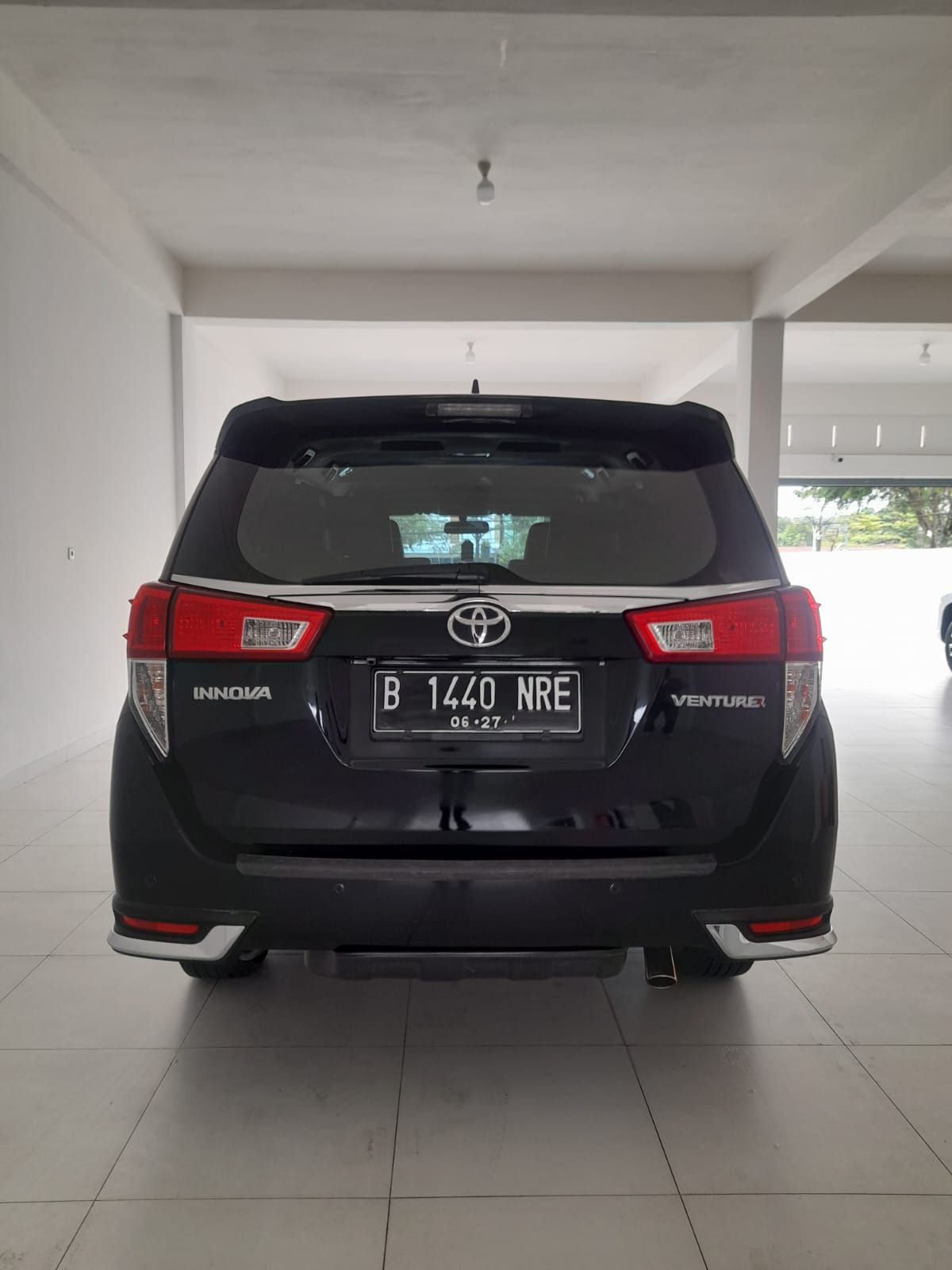 2012 Toyota Kijang Innova 2.4 Q A/T DIESEL VENTURER BASIC 2012 Toyota Kijang Innova 2.4 Q A/T DIESEL VENTURER BASIC