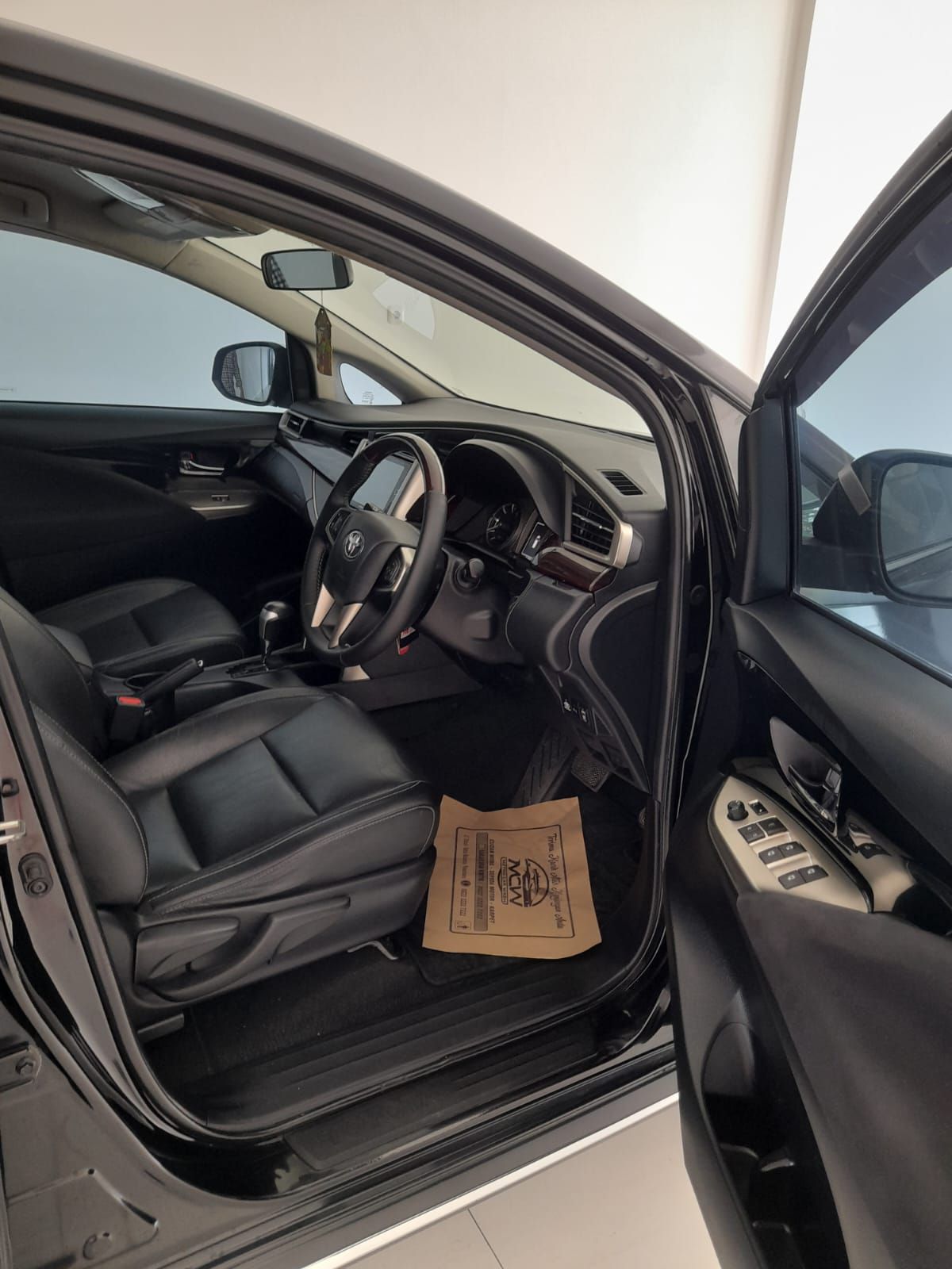 2012 Toyota Kijang Innova 2.4 Q A/T DIESEL VENTURER BASIC 2012 Toyota Kijang Innova 2.4 Q A/T DIESEL VENTURER BASIC