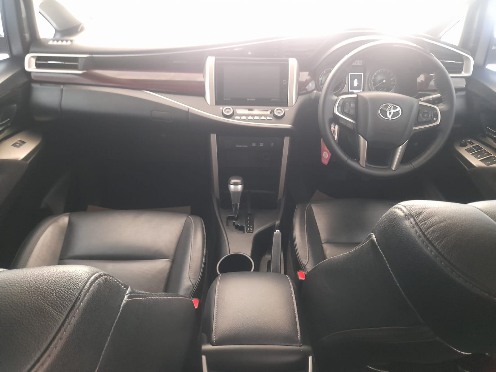 2012 Toyota Kijang Innova 2.4 Q A/T DIESEL VENTURER BASIC 2012 Toyota Kijang Innova 2.4 Q A/T DIESEL VENTURER BASIC