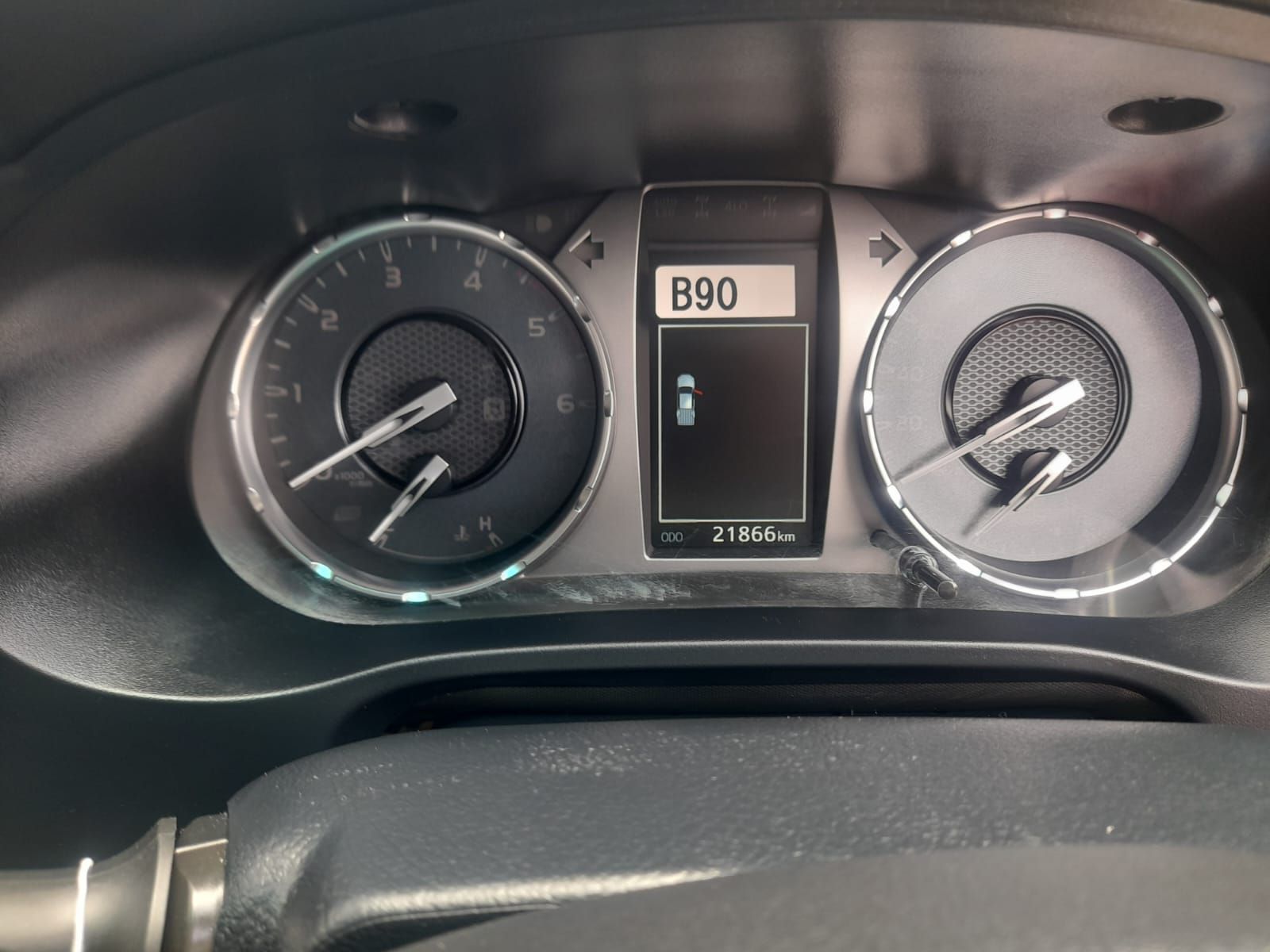 2021 Toyota Hilux Double Cabin G 2.5L MT 2021 Toyota Hilux Double Cabin G 2.5L MT