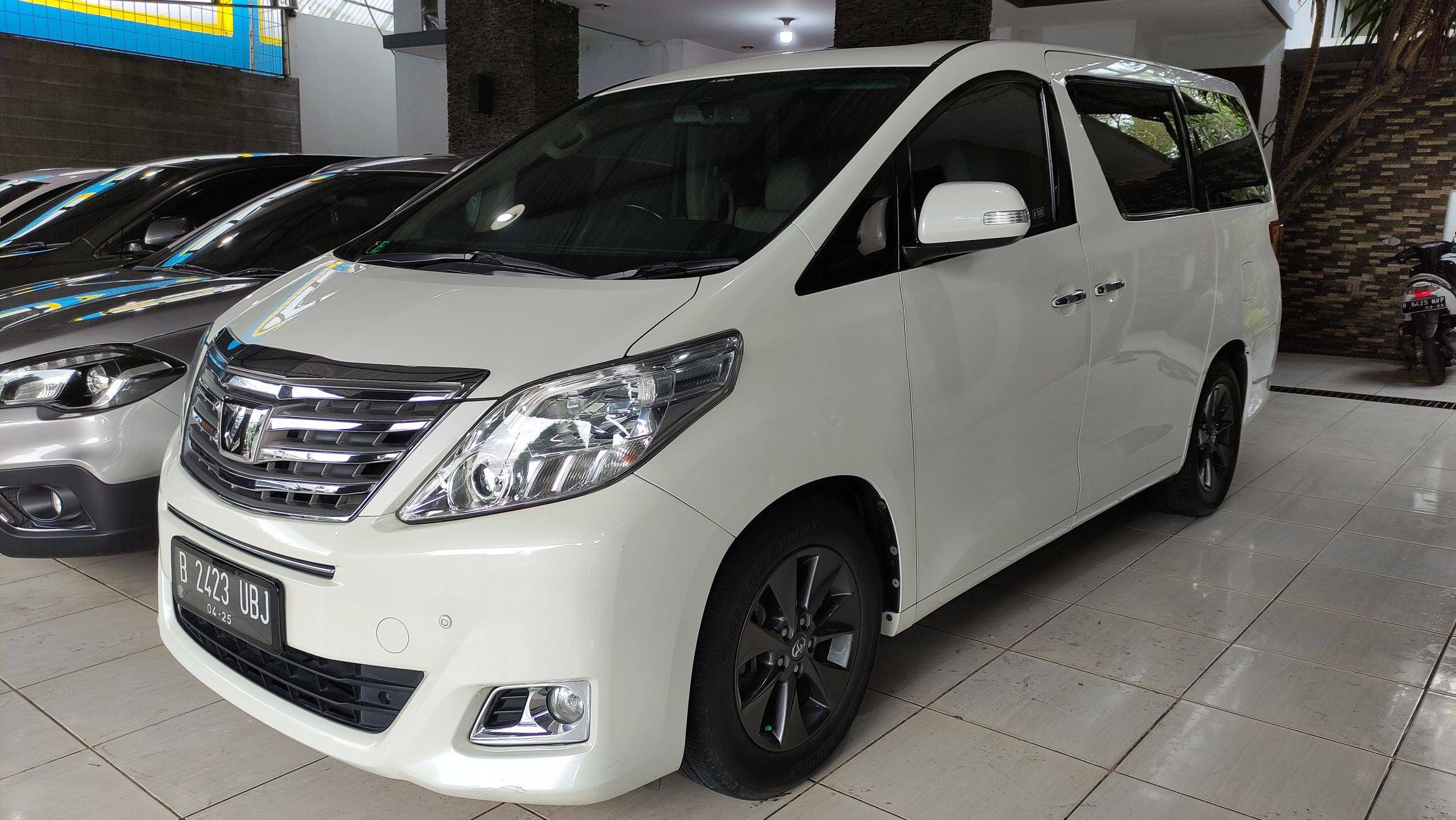 2014 Toyota Alphard 2.5 G A/T 2.5 G A/T tua