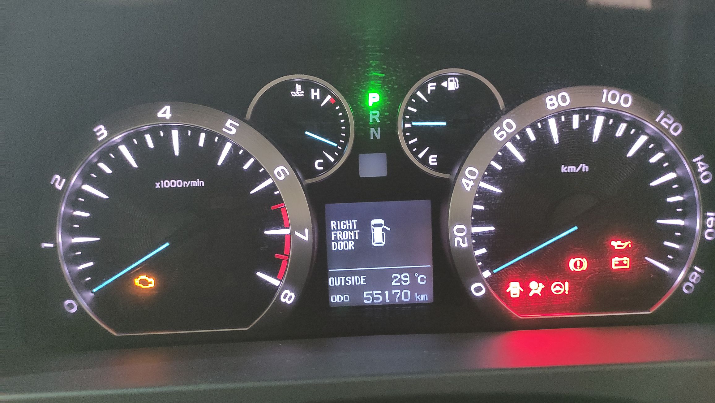 2014 Toyota Alphard 2.5 G A/T 2014 Toyota Alphard 2.5 G A/T