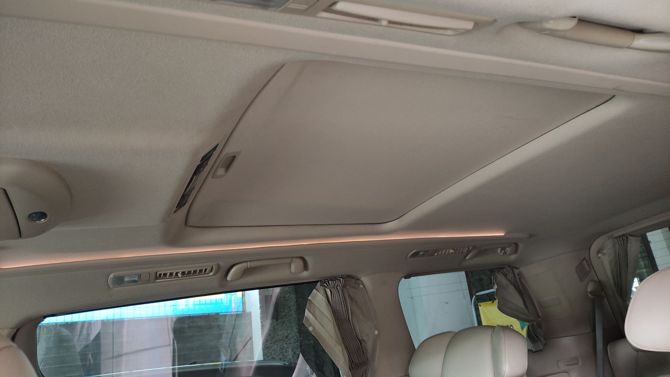 2014 Toyota Alphard 2.5 G A/T 2014 Toyota Alphard 2.5 G A/T