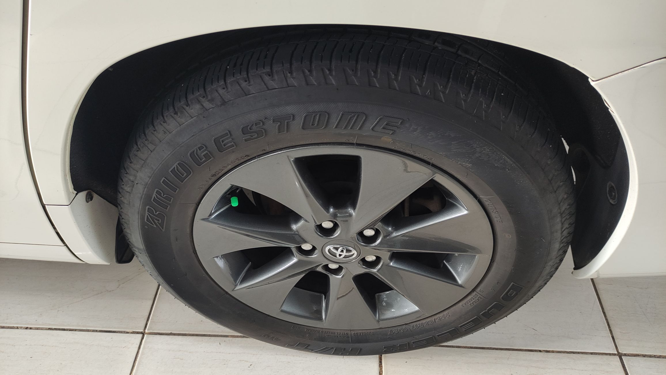 2014 Toyota Alphard 2.5 G A/T 2014 Toyota Alphard 2.5 G A/T