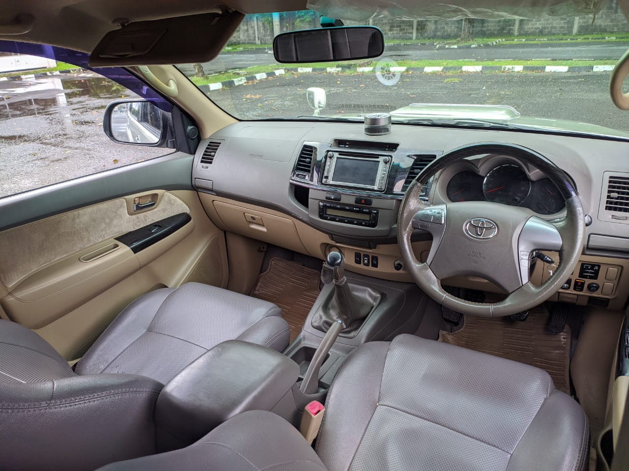 2013 Toyota Fortuner G 2.5L Diesel MT VNTURBO 2013 Toyota Fortuner G 2.5L Diesel MT VNTURBO