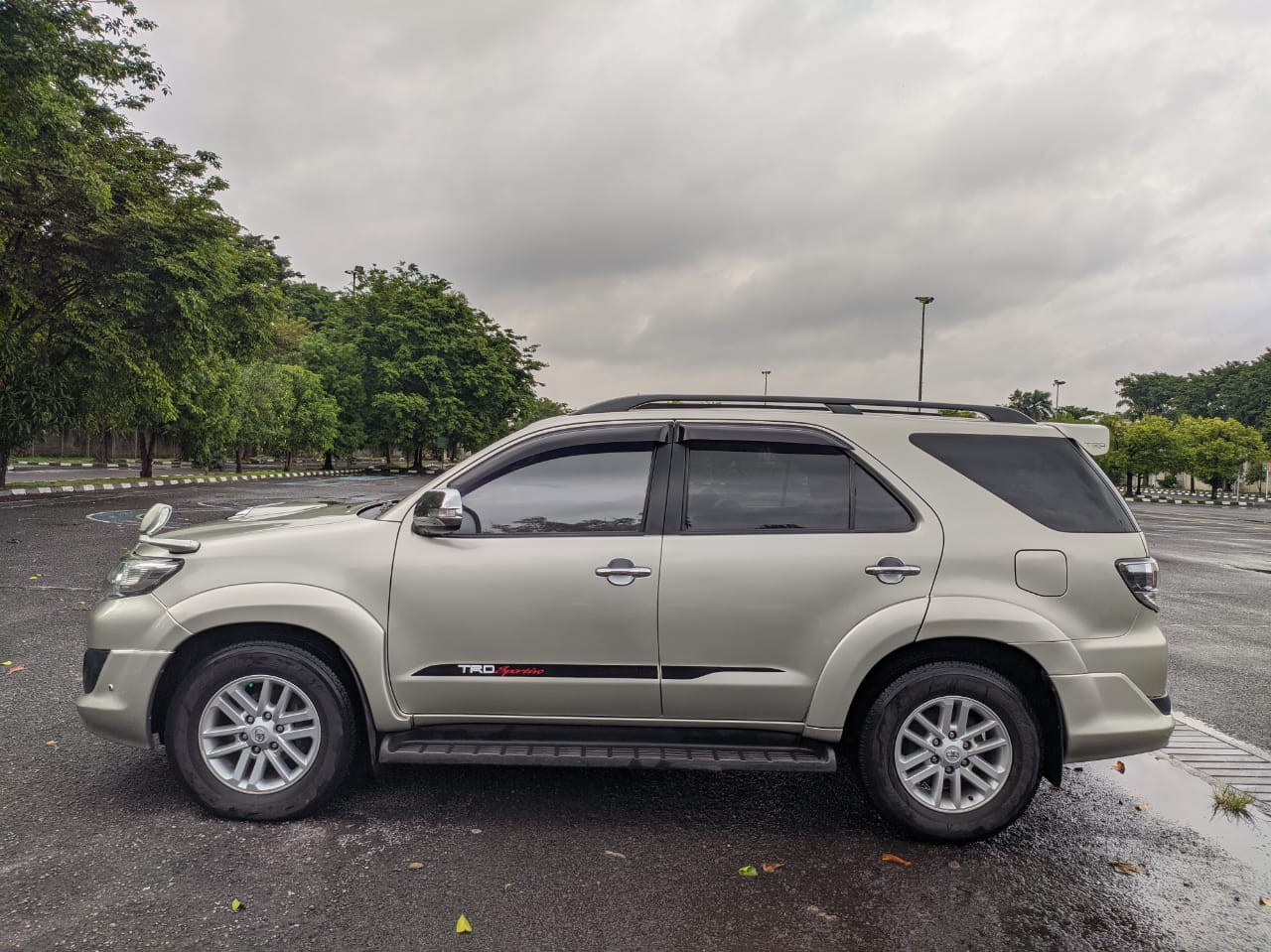 2013 Toyota Fortuner G 2.5L Diesel MT VNTURBO 2013 Toyota Fortuner G 2.5L Diesel MT VNTURBO