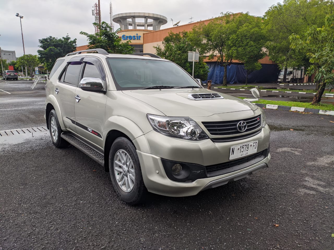2013 Toyota Fortuner G 2.5L Diesel MT VNTURBO 2013 Toyota Fortuner G 2.5L Diesel MT VNTURBO