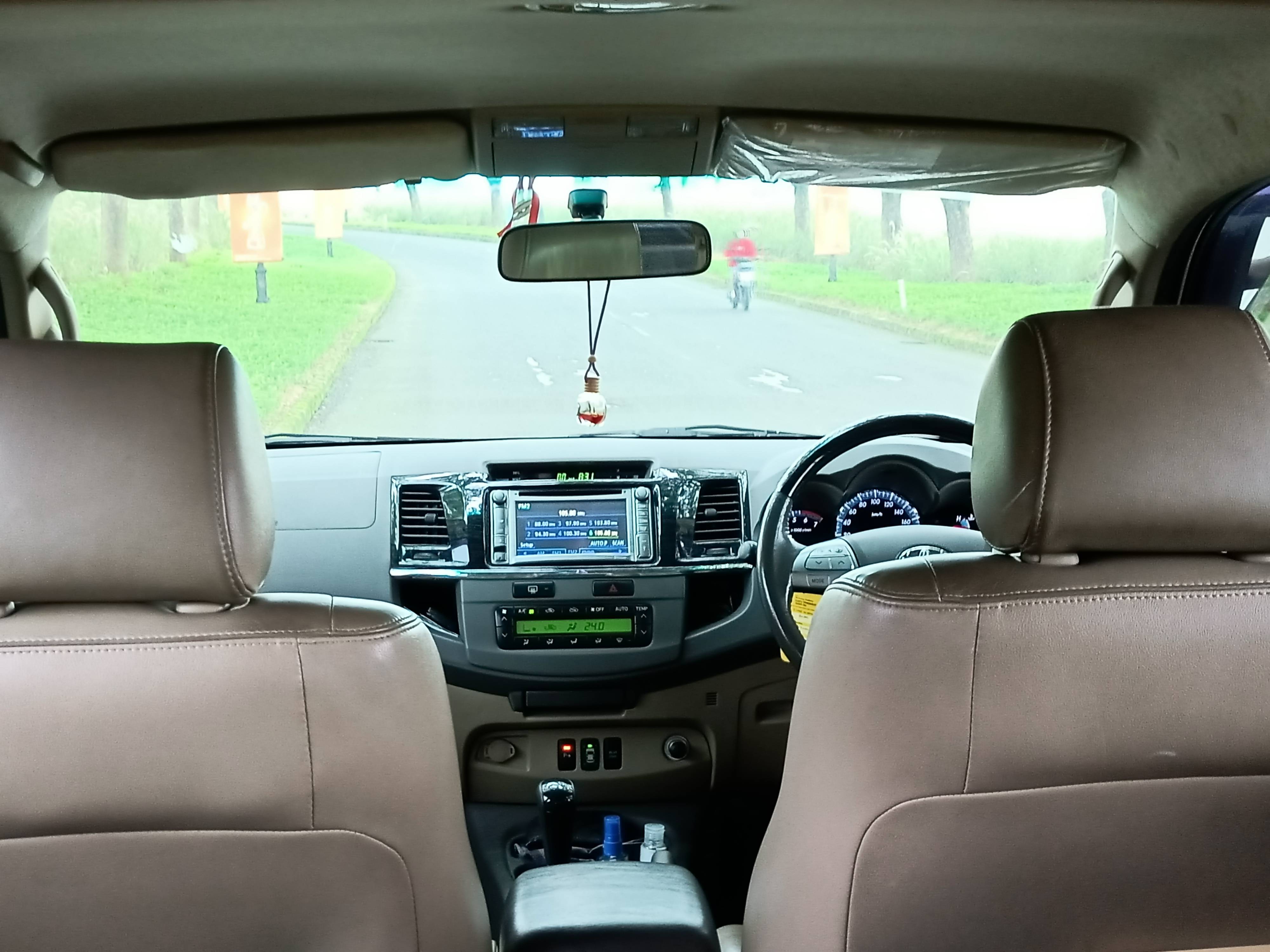 2012 Toyota Fortuner G 4x2 Luxury 2.7L AT 2012 Toyota Fortuner G 4x2 Luxury 2.7L AT