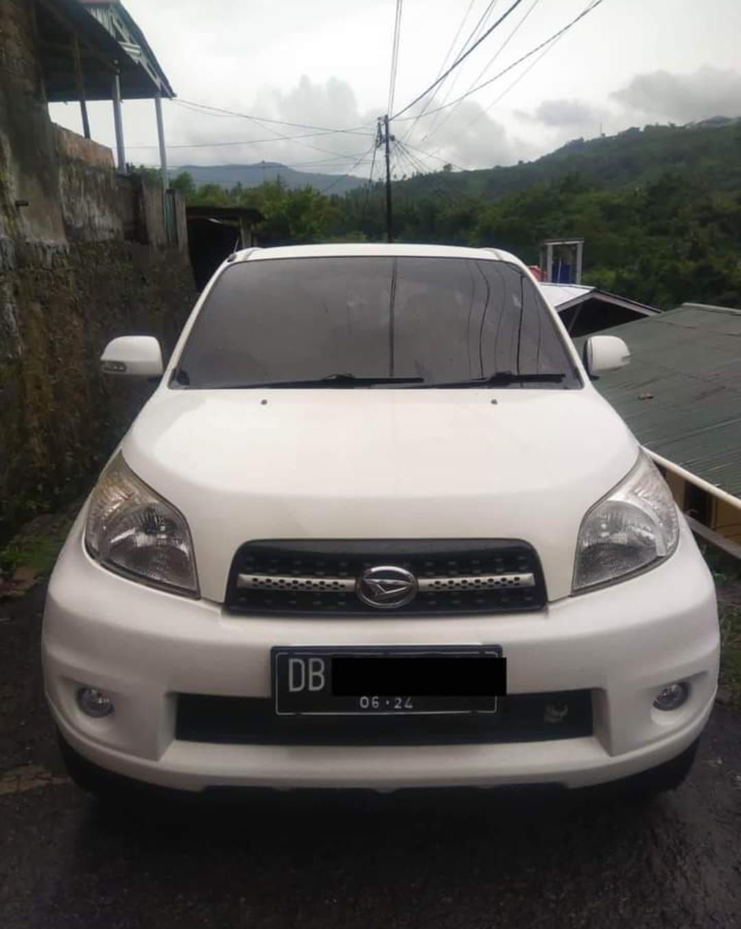 2014 Daihatsu Terios TS Extra 1.5L AT Bekas 2014 Daihatsu Terios TS Extra 1.5L AT Bekas