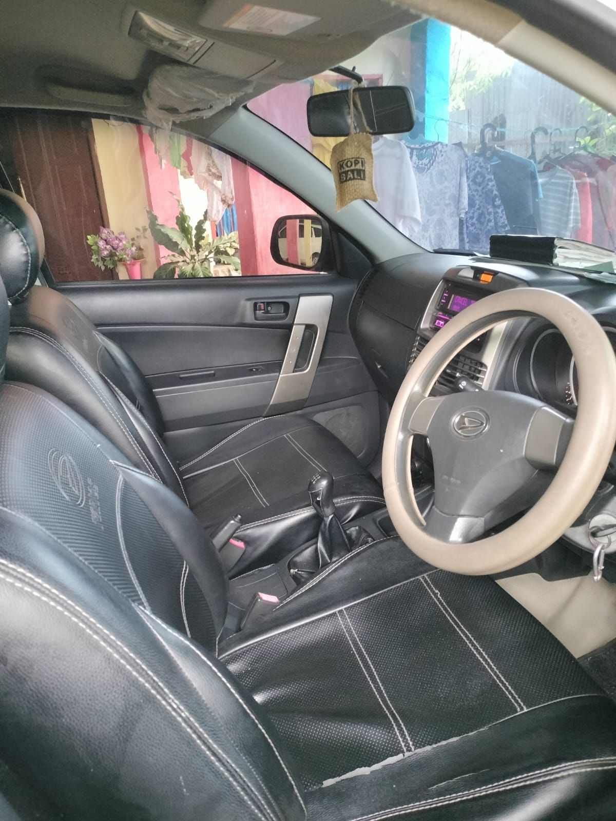 2014 Daihatsu Terios TS Extra 1.5L AT 2014 Daihatsu Terios TS Extra 1.5L AT