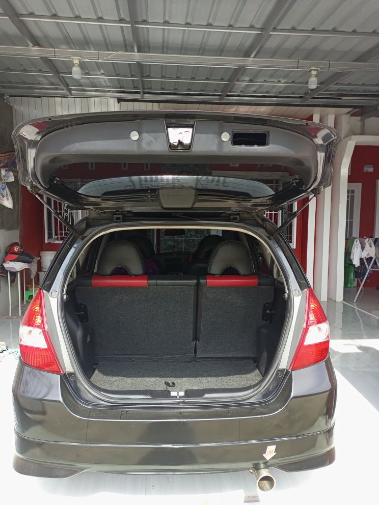 2004 Honda Jazz I-DSI 1.5L MT 2004 Honda Jazz I-DSI 1.5L MT