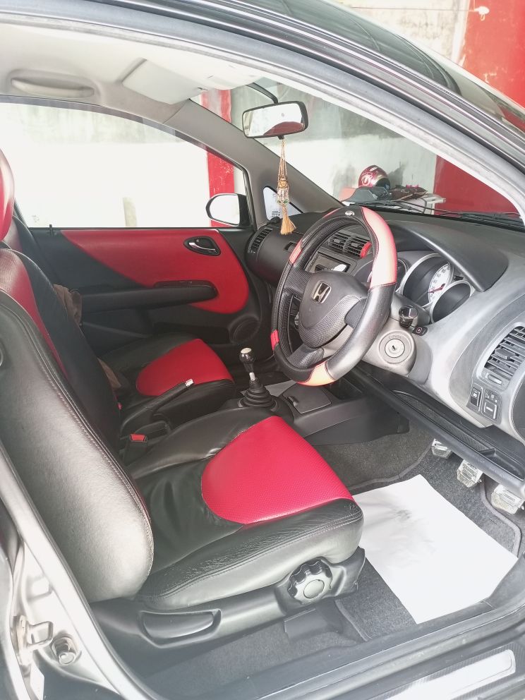 2004 Honda Jazz I-DSI 1.5L MT 2004 Honda Jazz I-DSI 1.5L MT