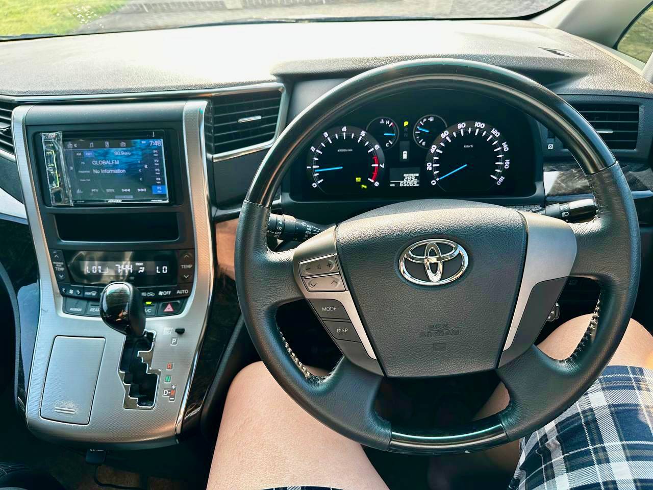 2012 Toyota Vellfire  2.4 ZG AT AUDIOLESS 2012 Toyota Vellfire  2.4 ZG AT AUDIOLESS