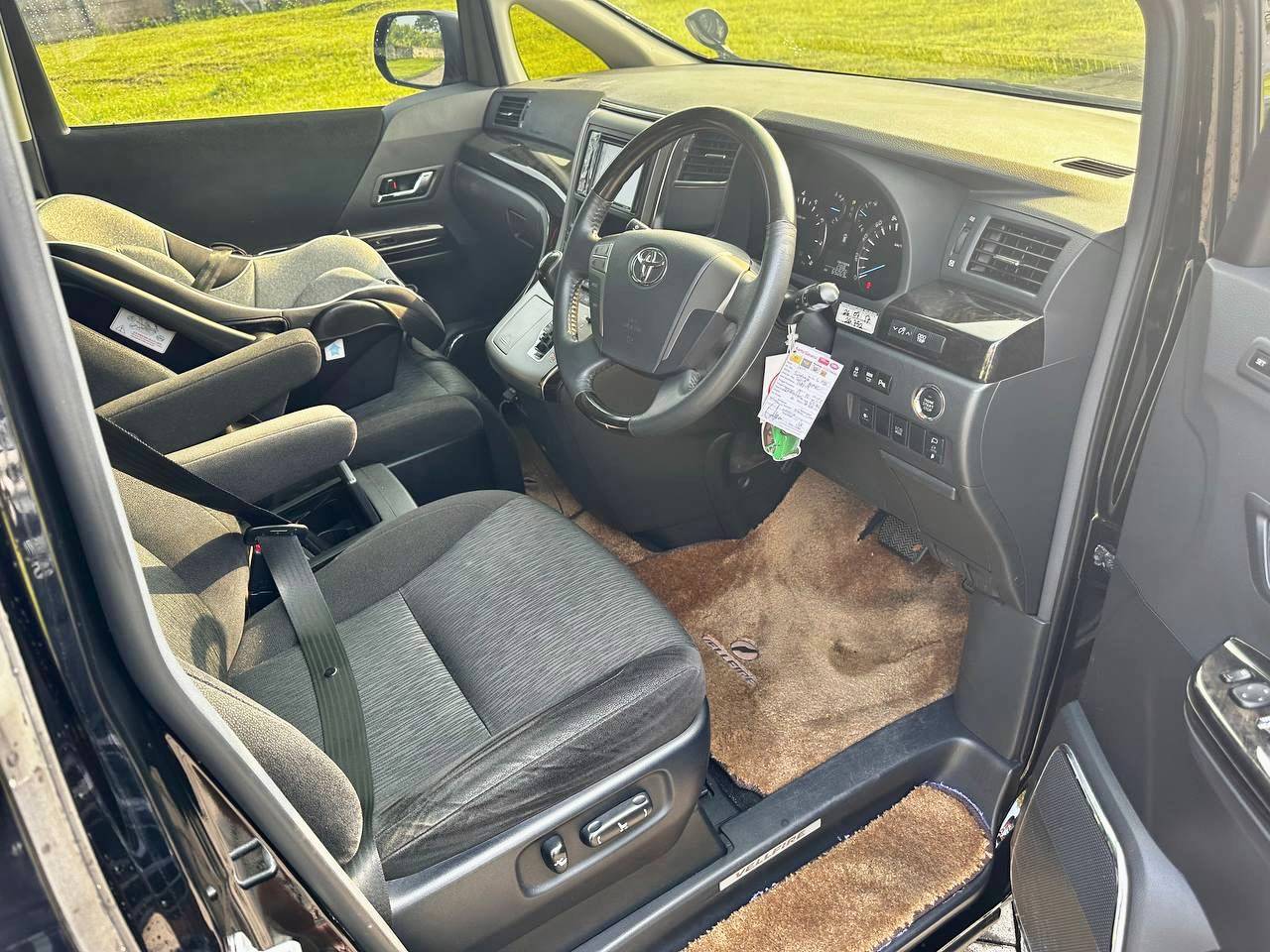 2012 Toyota Vellfire  2.4 ZG AT AUDIOLESS 2012 Toyota Vellfire  2.4 ZG AT AUDIOLESS