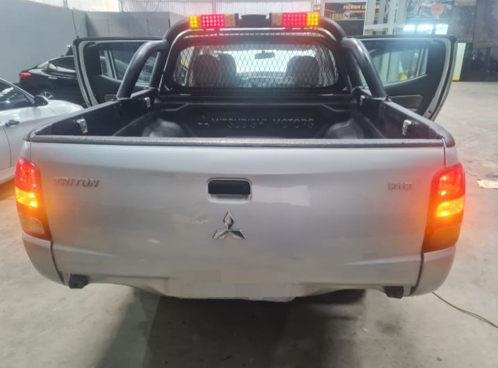 2017 Mitsubishi Strada Triton DC HDX 2.5L 4X4 PU 2017 Mitsubishi Strada Triton DC HDX 2.5L 4X4 PU