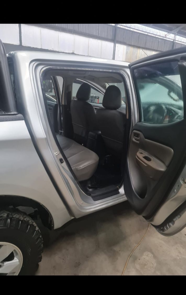 2017 Mitsubishi Strada Triton DC HDX 2.5L 4X4 PU 2017 Mitsubishi Strada Triton DC HDX 2.5L 4X4 PU