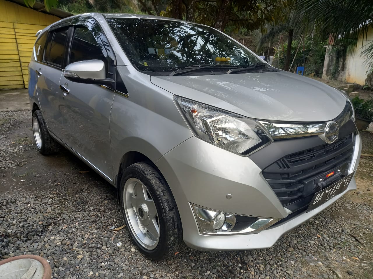 2017 Daihatsu Sigra  1.2 R MT 2017 Daihatsu Sigra  1.2 R MT