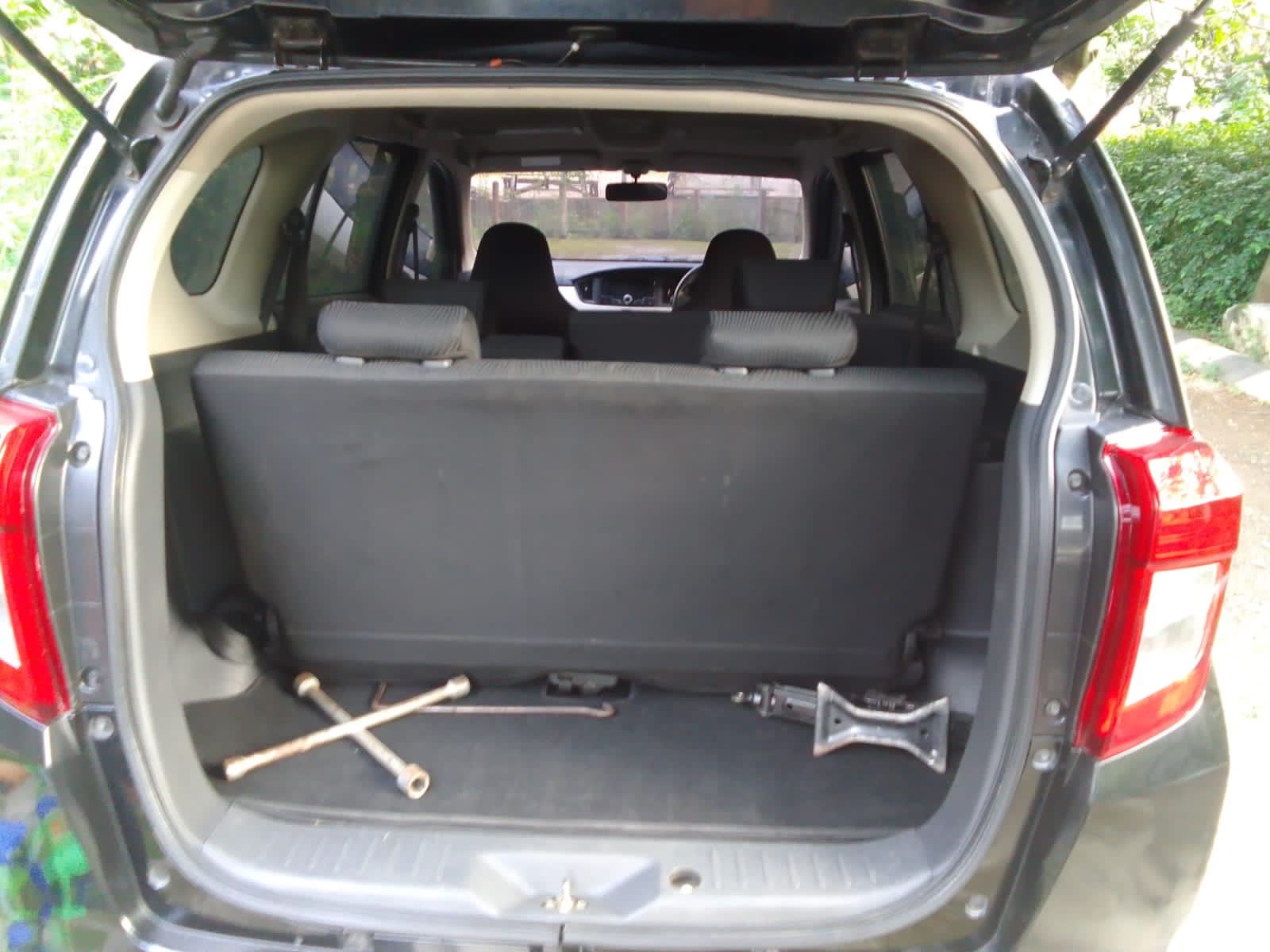 2017 Daihatsu Sigra  1.2 R MT DLX 2017 Daihatsu Sigra  1.2 R MT DLX