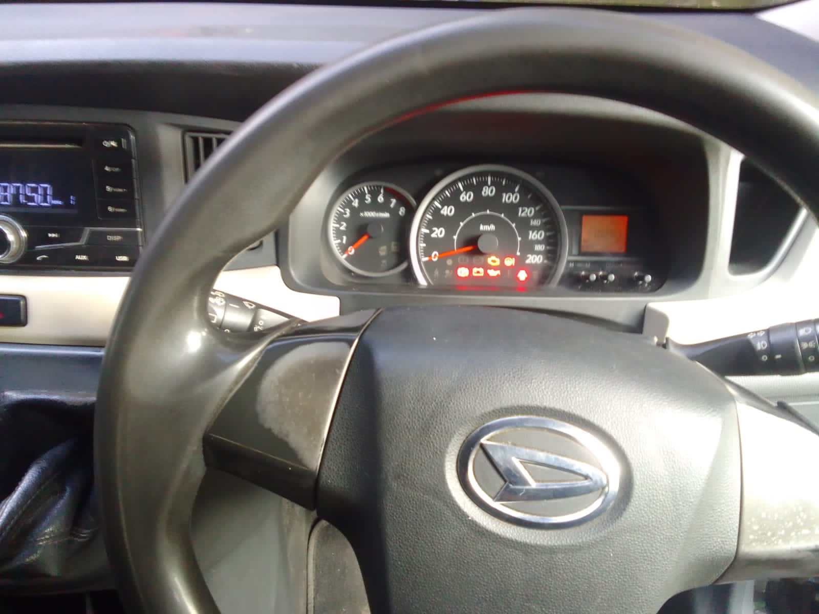 2017 Daihatsu Sigra  1.2 R MT DLX 2017 Daihatsu Sigra  1.2 R MT DLX