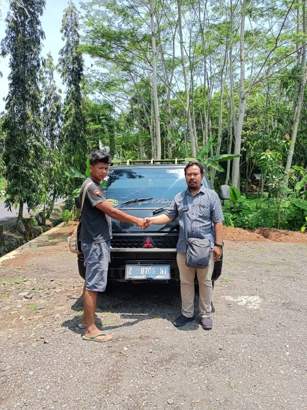 2011 Mitsubishi L300