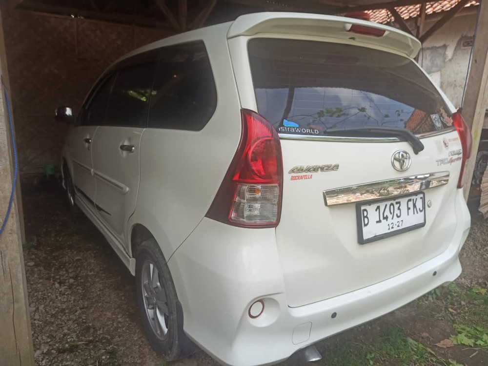 2012 Toyota Avanza Veloz  1.5 AT 2012 Toyota Avanza Veloz  1.5 AT