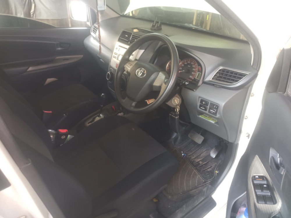 2012 Toyota Avanza Veloz  1.5 AT 2012 Toyota Avanza Veloz  1.5 AT