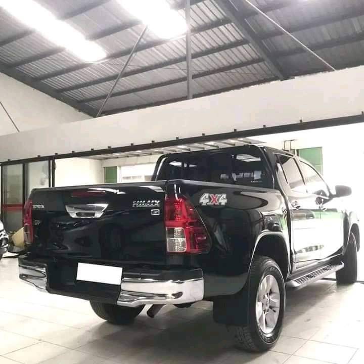 2018 Toyota Hilux Double Cabin G 2.5L MT 2018 Toyota Hilux Double Cabin G 2.5L MT