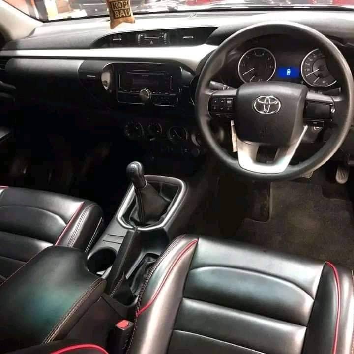 2018 Toyota Hilux Double Cabin G 2.5L MT 2018 Toyota Hilux Double Cabin G 2.5L MT