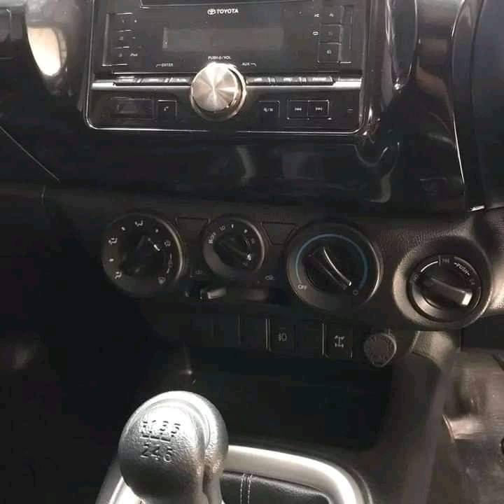 2018 Toyota Hilux Double Cabin G 2.5L MT 2018 Toyota Hilux Double Cabin G 2.5L MT