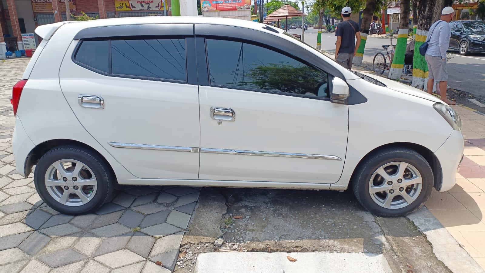 Second Hand 2016 Daihatsu Ayla 1.0L X MT Second Hand 2016 Daihatsu Ayla 1.0L X MT