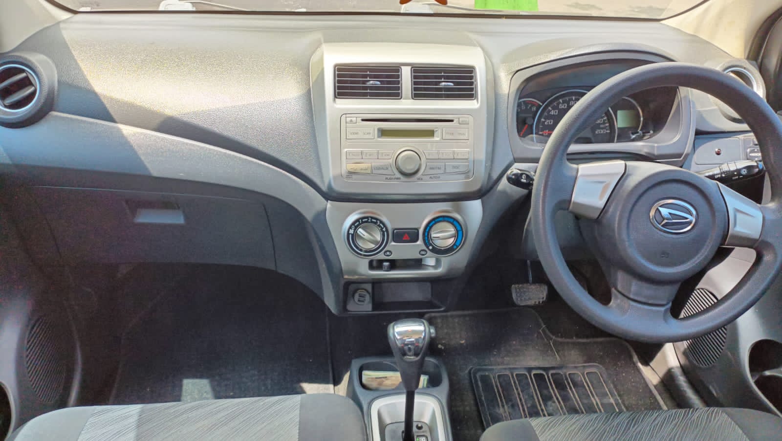 2016 Daihatsu Ayla 1.0L X MT 2016 Daihatsu Ayla 1.0L X MT