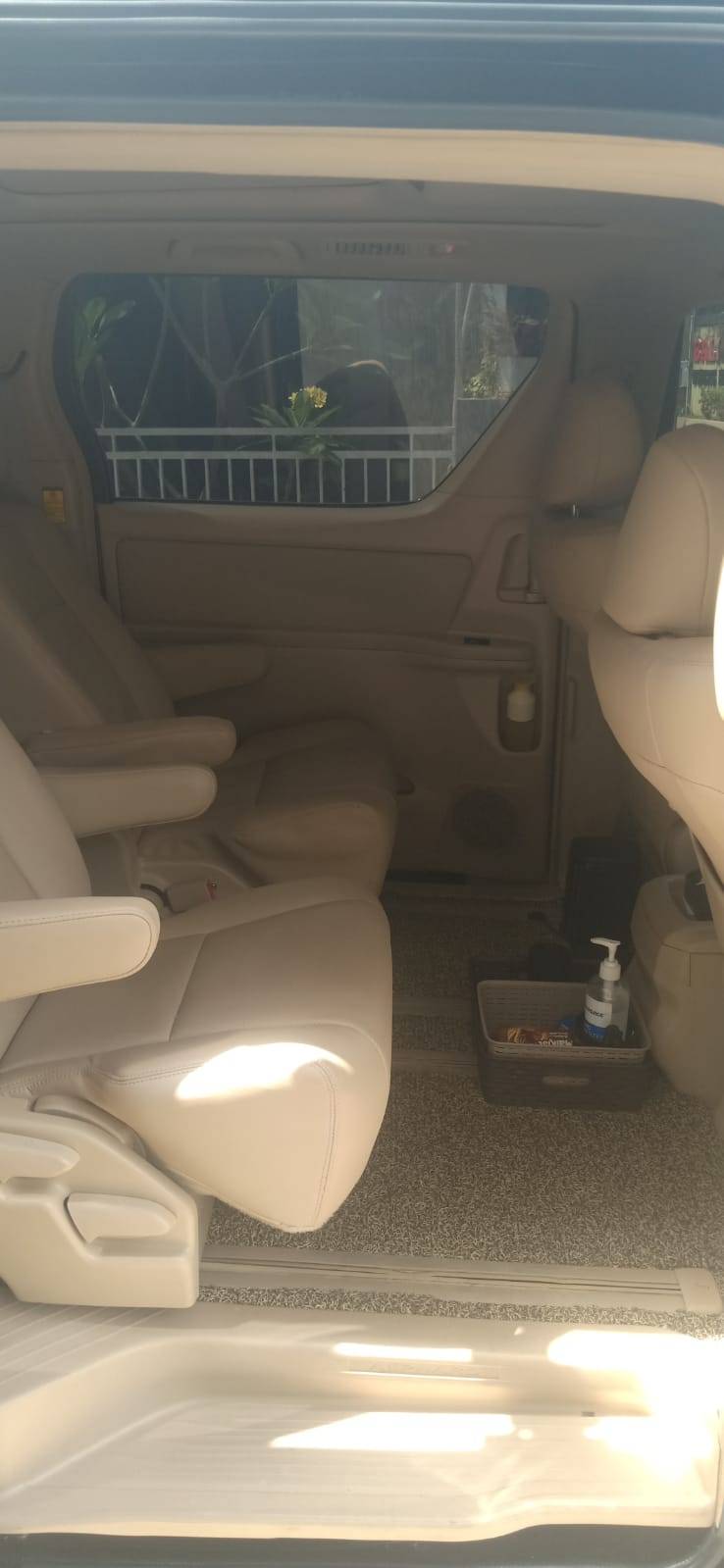 2014 Toyota Alphard 2.5 X A/T 2014 Toyota Alphard 2.5 X A/T