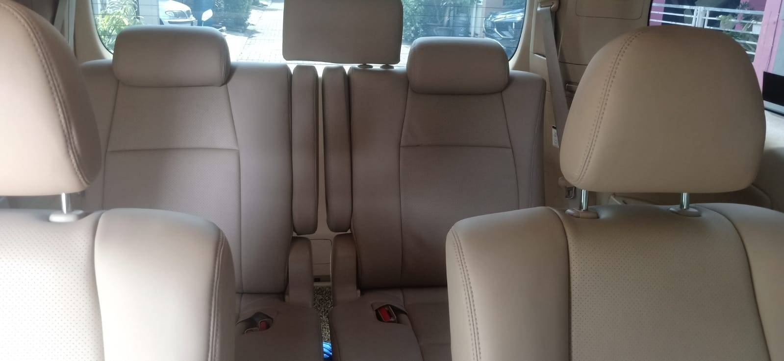 2014 Toyota Alphard 2.5 X A/T 2014 Toyota Alphard 2.5 X A/T