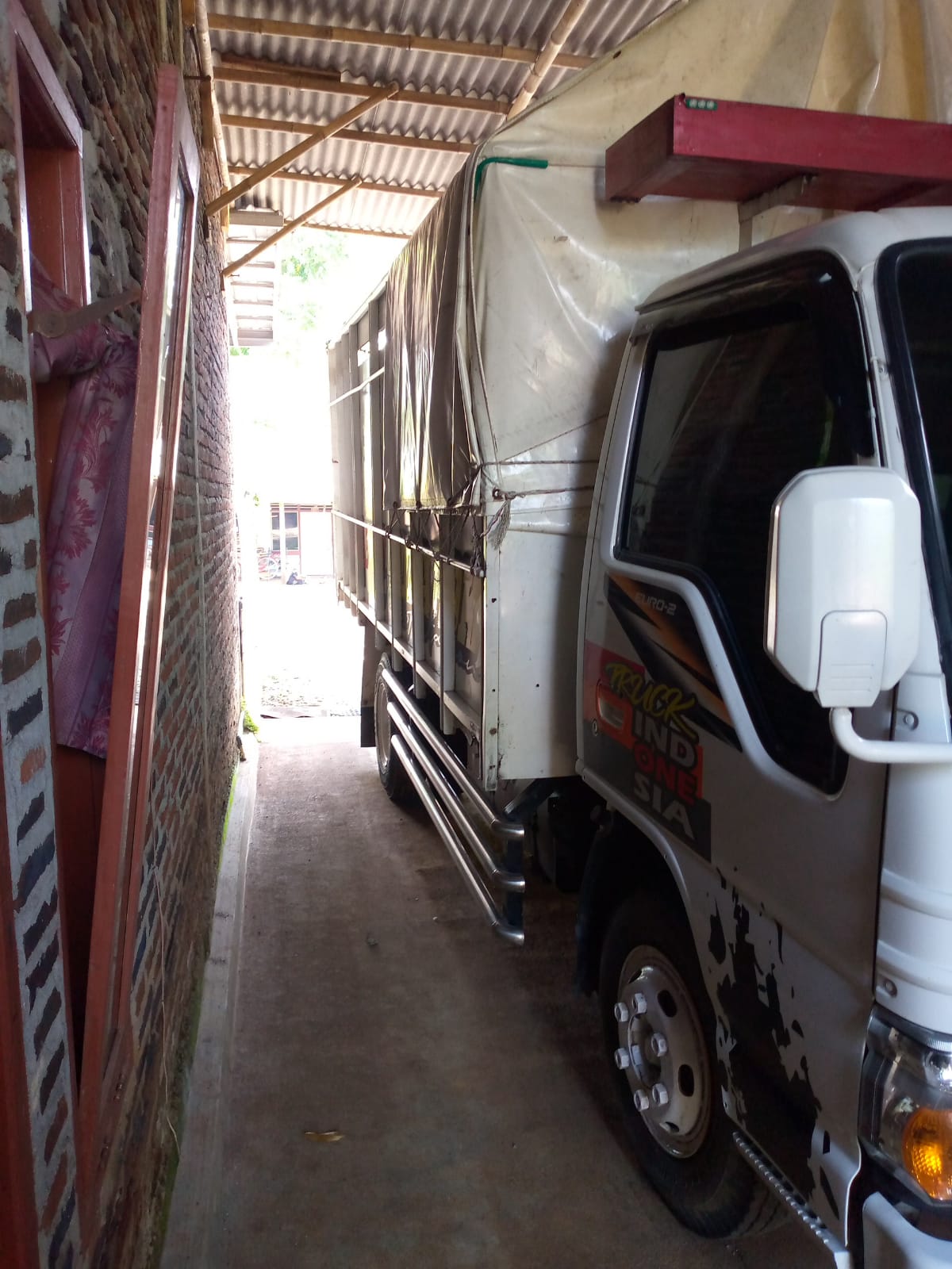 2012 Isuzu Traga 2012 Isuzu Traga