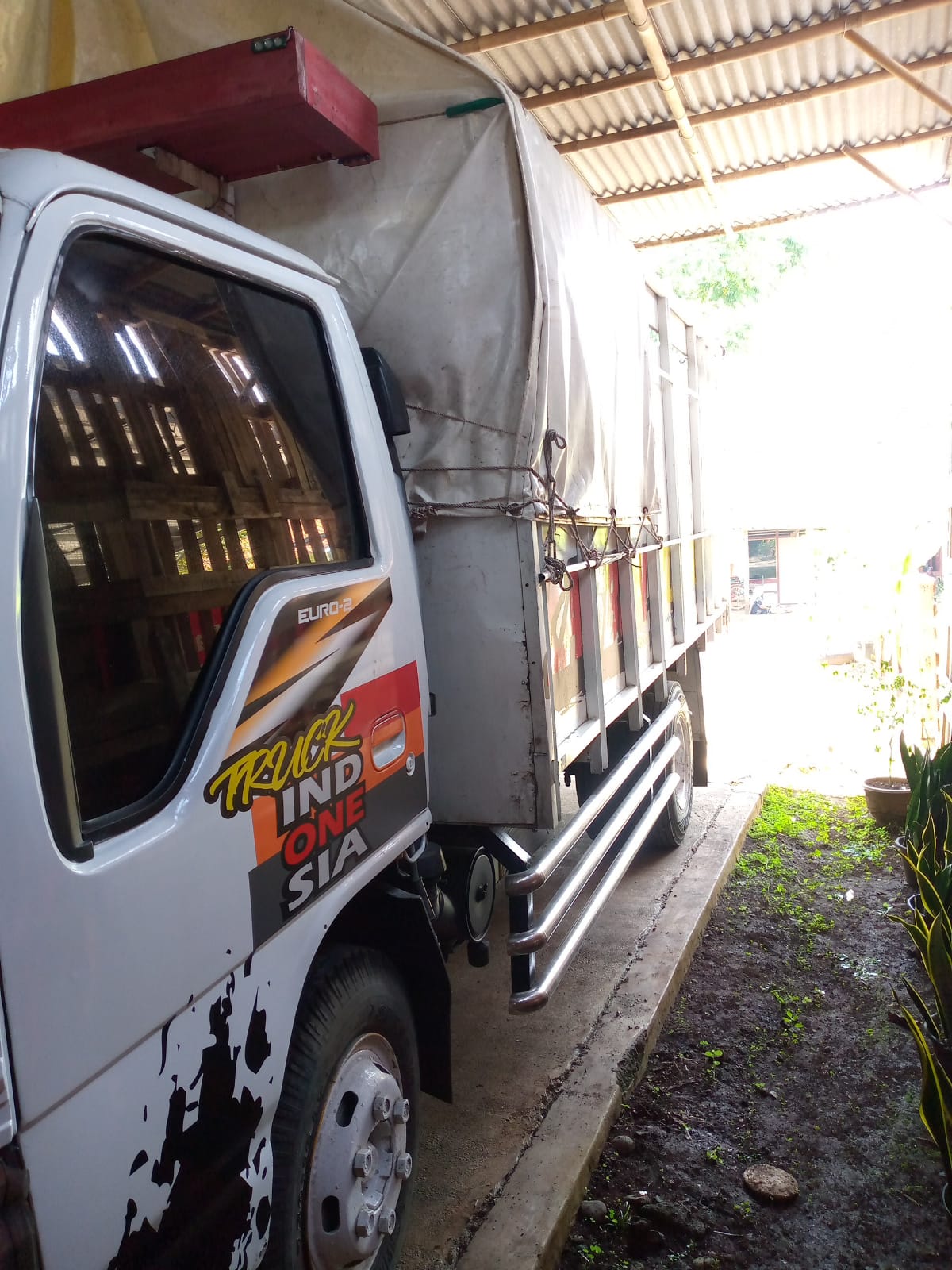 2012 Isuzu Traga 2012 Isuzu Traga