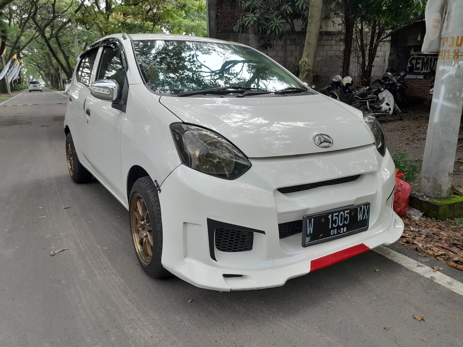 Second Hand 2016 Daihatsu Ayla  Second Hand 2016 Daihatsu Ayla