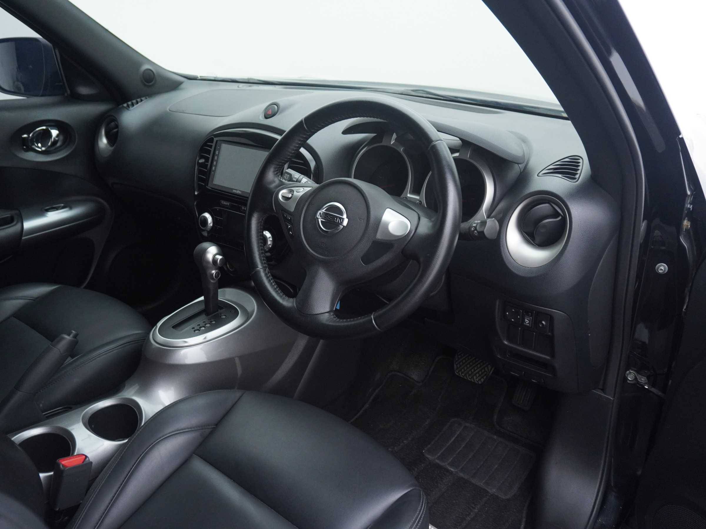 2016 Nissan Juke  RX AT 2016 Nissan Juke  RX AT