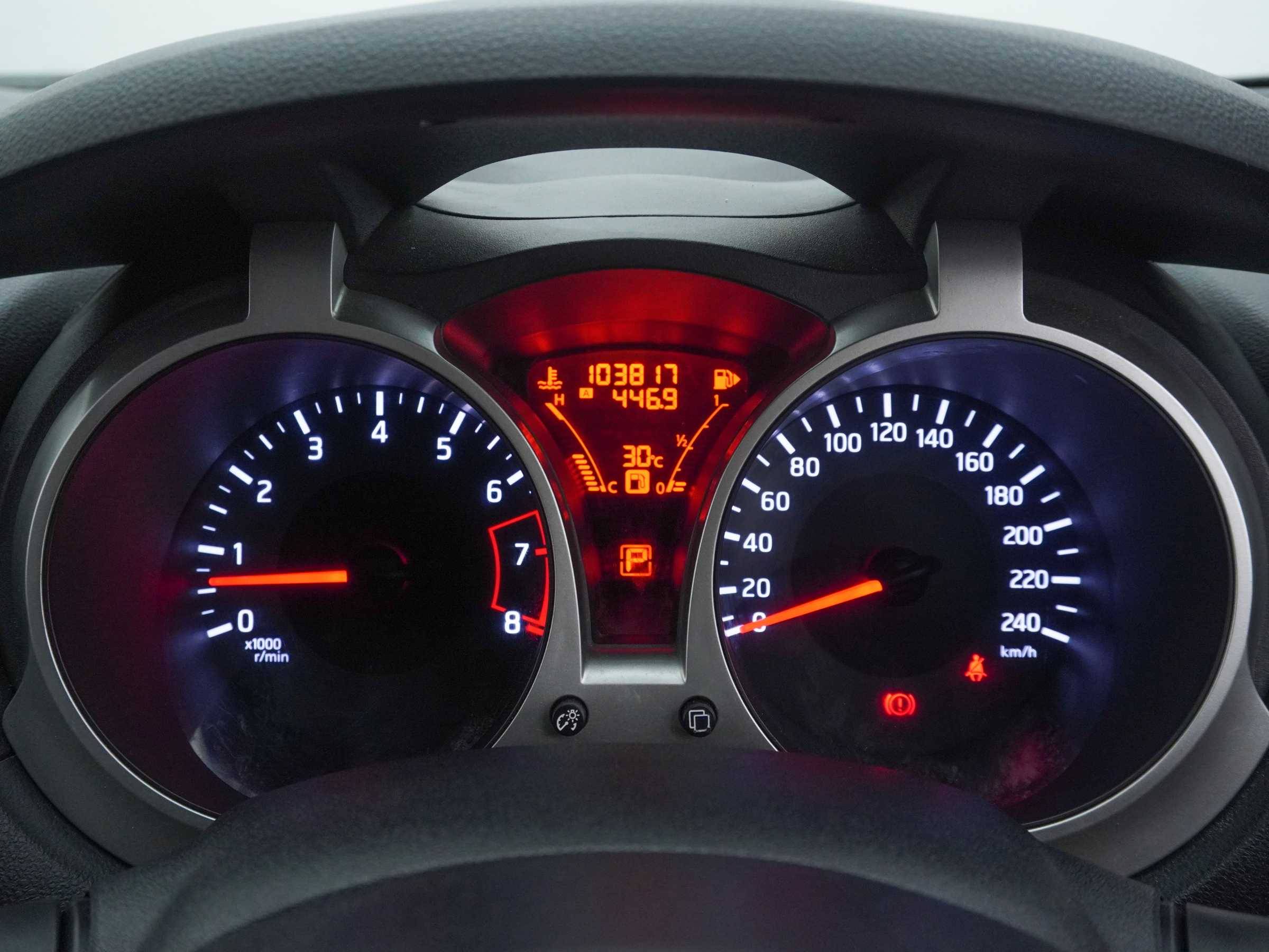 2016 Nissan Juke  RX AT 2016 Nissan Juke  RX AT