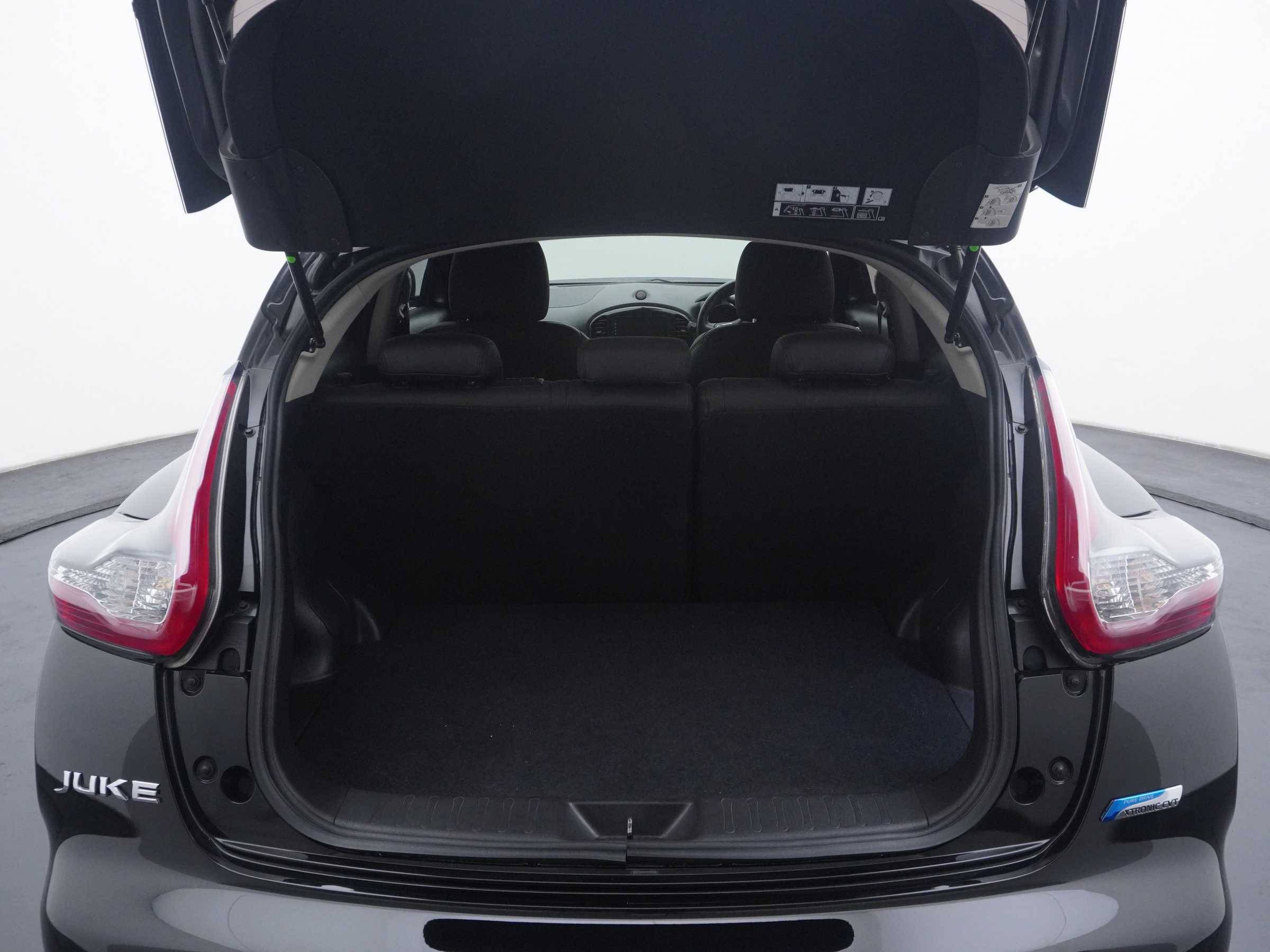 2016 Nissan Juke  RX AT 2016 Nissan Juke  RX AT