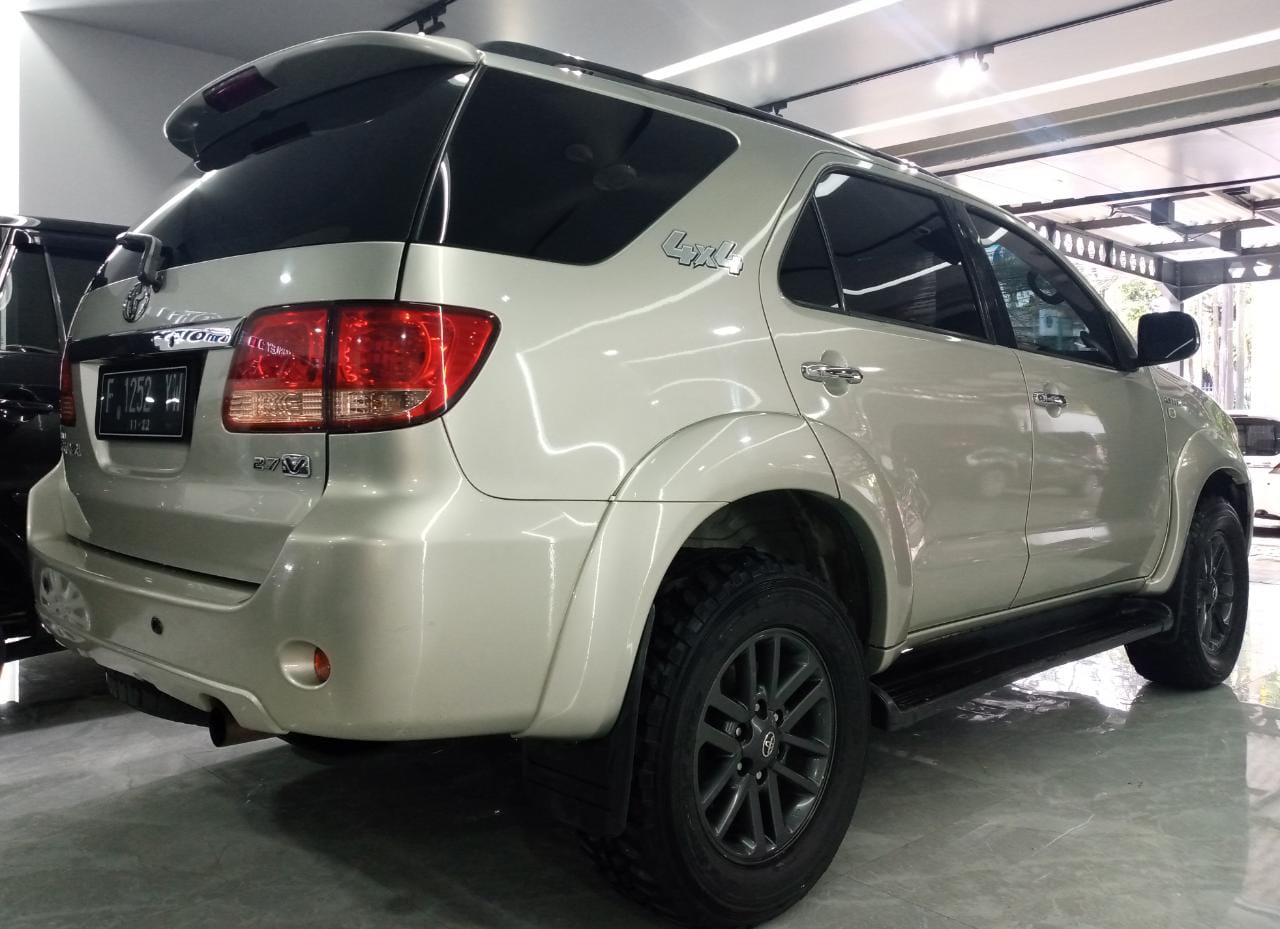 Old 2008 Toyota Fortuner 4X4 2.7L AT 4X4 2.7L AT