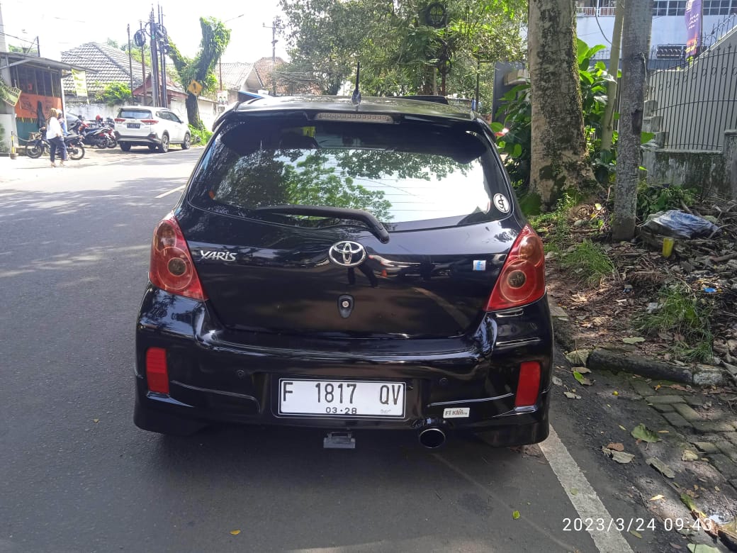 2012 Toyota Yaris E 1.5L AT 2012 Toyota Yaris E 1.5L AT