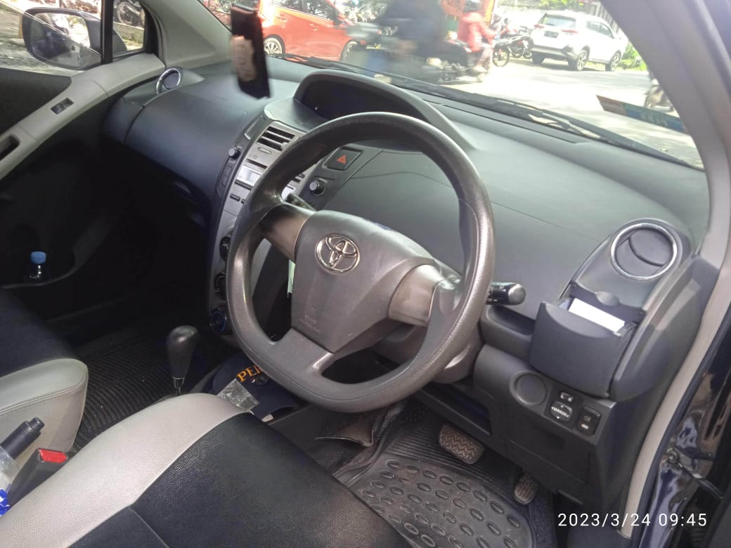 2012 Toyota Yaris E 1.5L AT 2012 Toyota Yaris E 1.5L AT