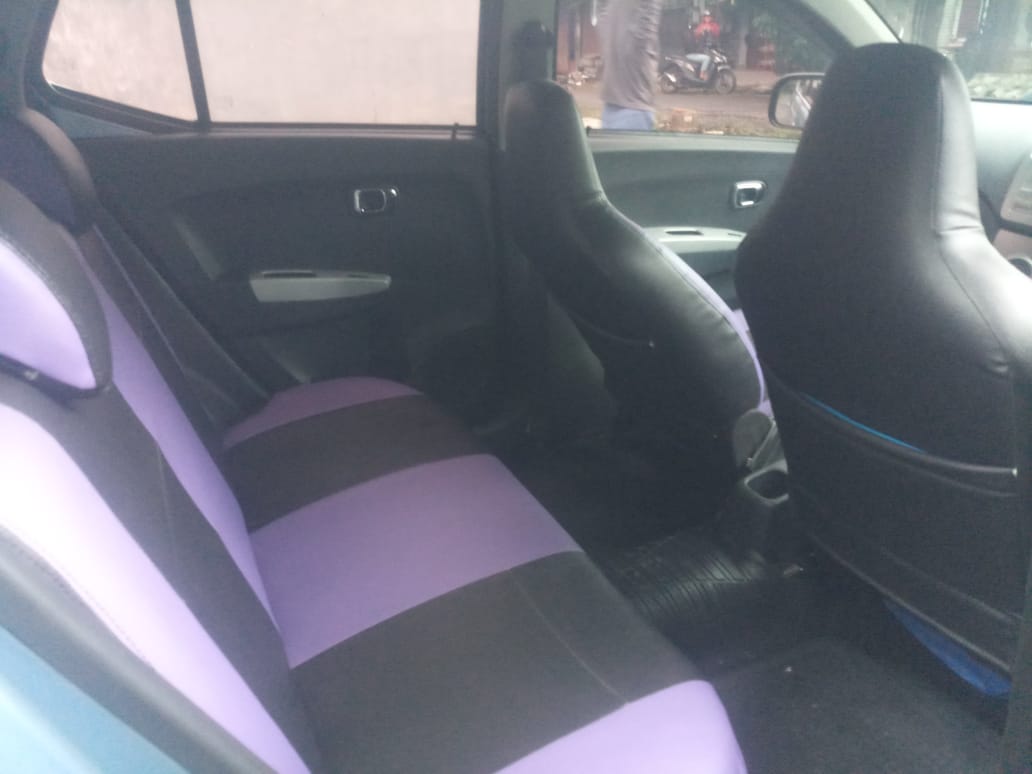 2013 Daihatsu Ayla  2013 Daihatsu Ayla