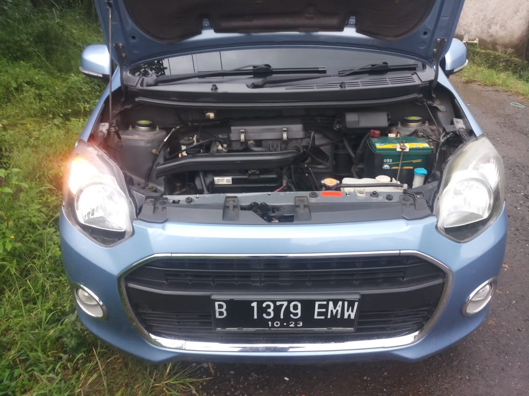 2013 Daihatsu Ayla  2013 Daihatsu Ayla