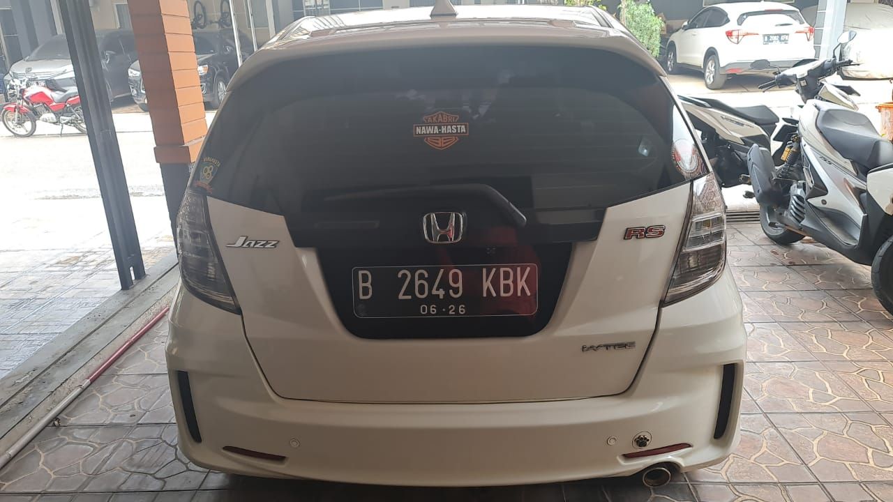 2013 Honda Jazz VTEC 1.5L AT 2013 Honda Jazz VTEC 1.5L AT