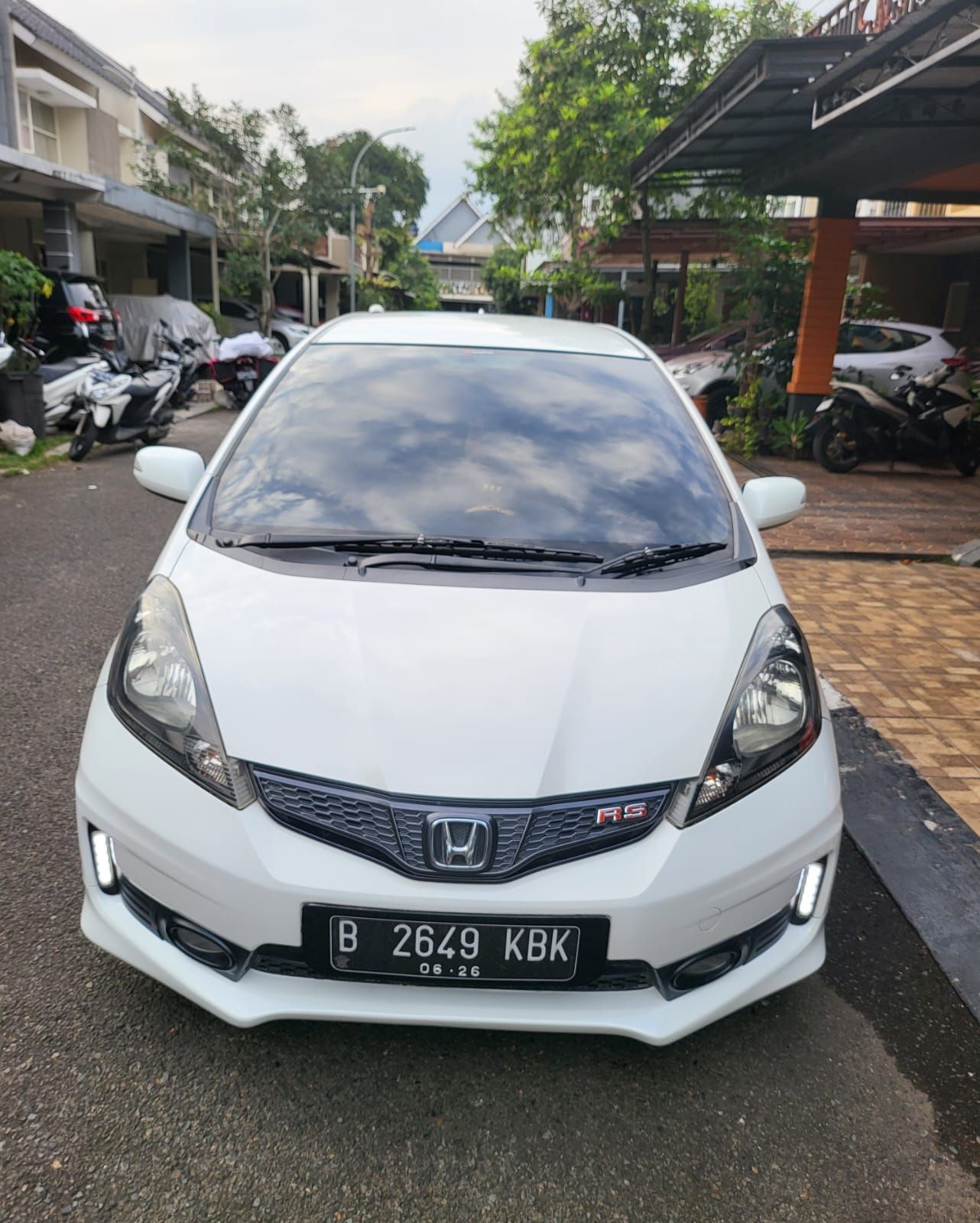 2013 Honda Jazz VTEC 1.5L AT 2013 Honda Jazz VTEC 1.5L AT